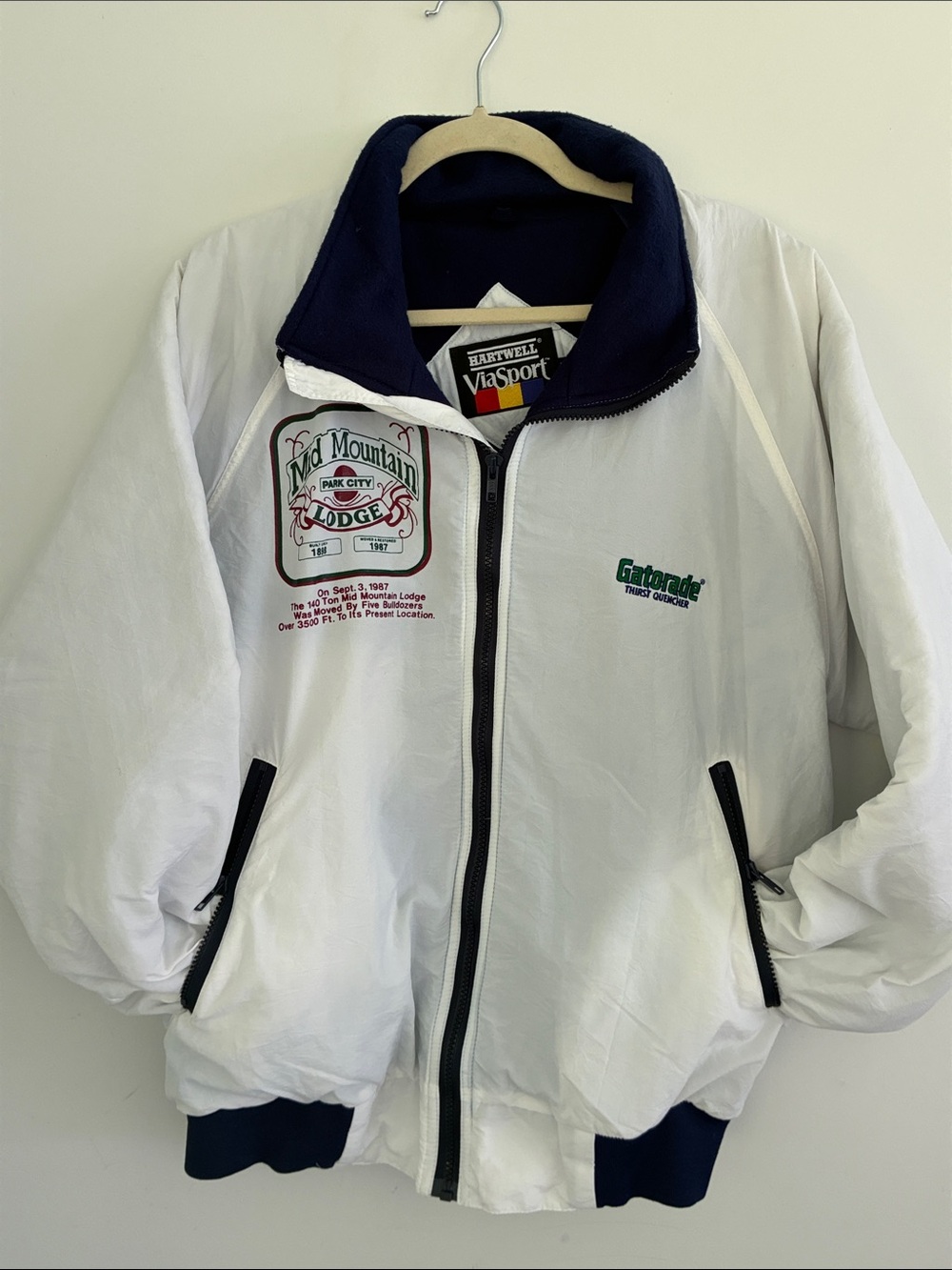 Vintage Via Sport White & Navy Gatorade Windbreaker Jacket Large